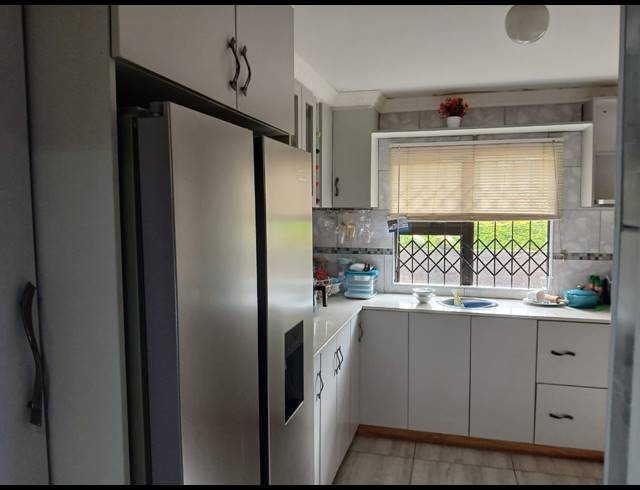 4 BEDROOM FREESTANDING FOR SALE IN SWEETWATERS